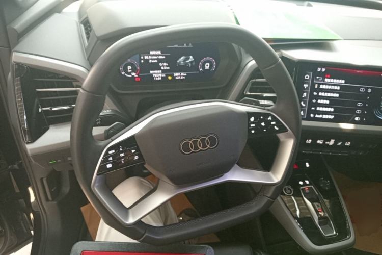 Used Audi Q5 e-tron 2022 40 e-tron Starlight Edition Mech Kit Steering Wheel