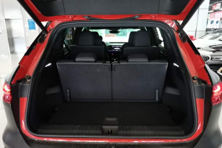 Used Audi Q5 e-tron 2022 50 e-tron quattro edition one Artistic Collection Edition Trunk
