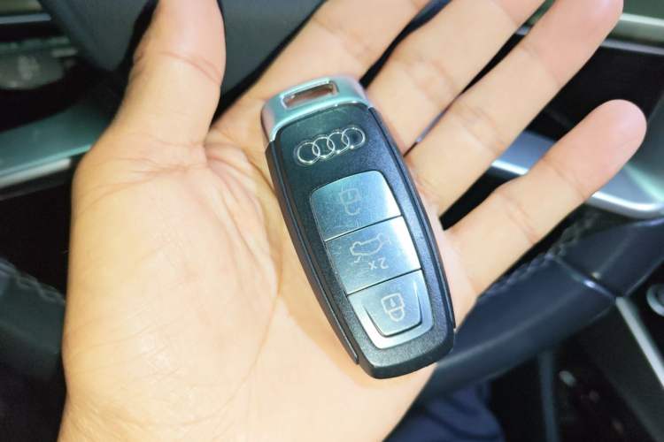 Used Audi Q5 e-tron 2022 40 e-tron Starry Edition Luxury Package Vehicle Key