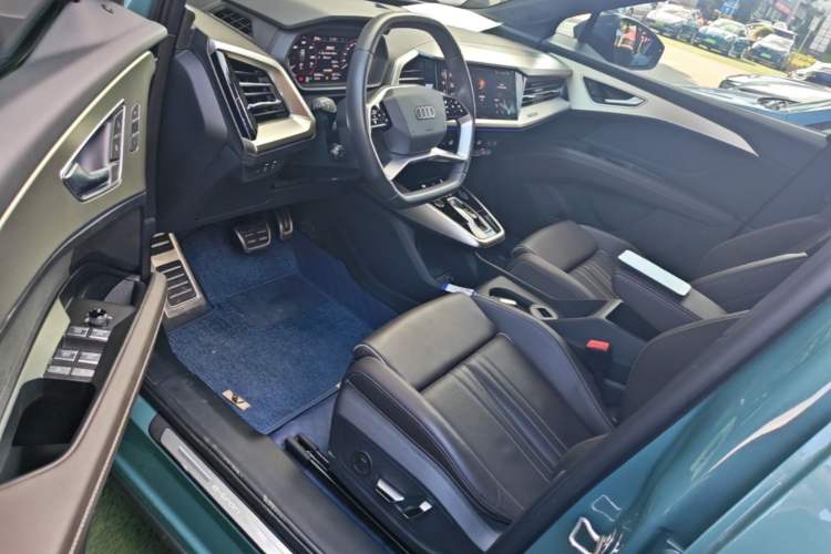 Used Audi Q5 e-tron 2022 40 e-tron Starlight Edition Mech Kit Driver Seat