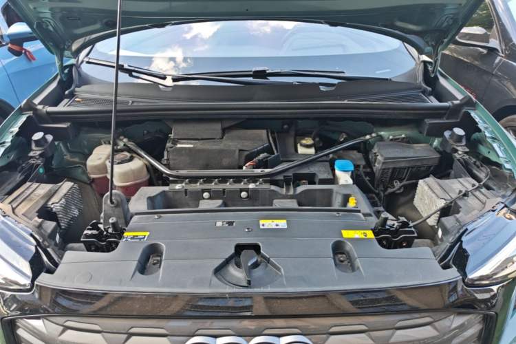 Used Audi Q5 e-tron 2022 40 e-tron Starlight Edition Mech Kit Engine Bay
