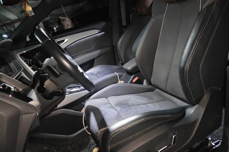 Used Audi Q5 e-tron 2022 40 e-tron Starlight Edition Mech Kit Left Front Seat