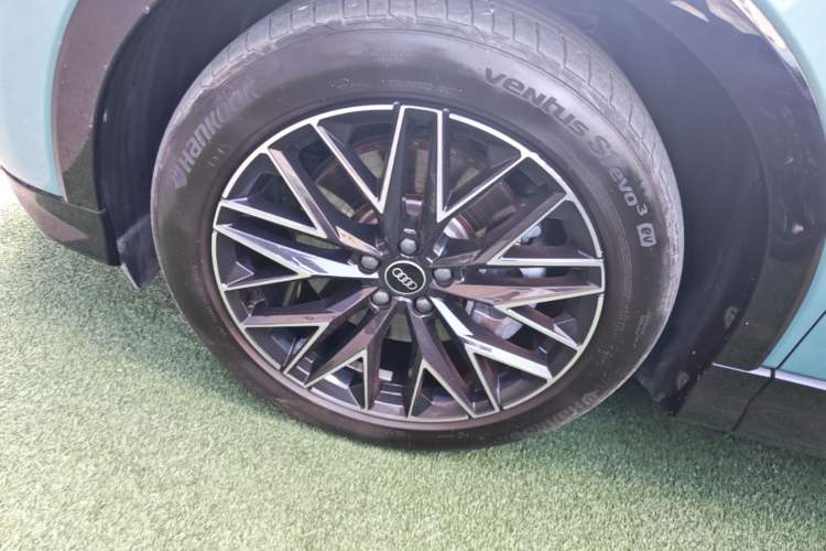 Used Audi Q5 e-tron 2022 40 e-tron Starlight Edition Mech Kit Left Front Wheel Hub
