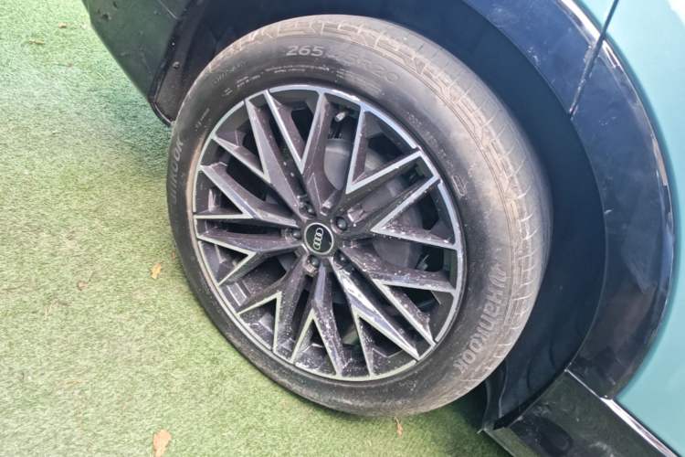 Used Audi Q5 e-tron 2022 40 e-tron Starlight Edition Mech Kit Right Rear Wheel Hub
