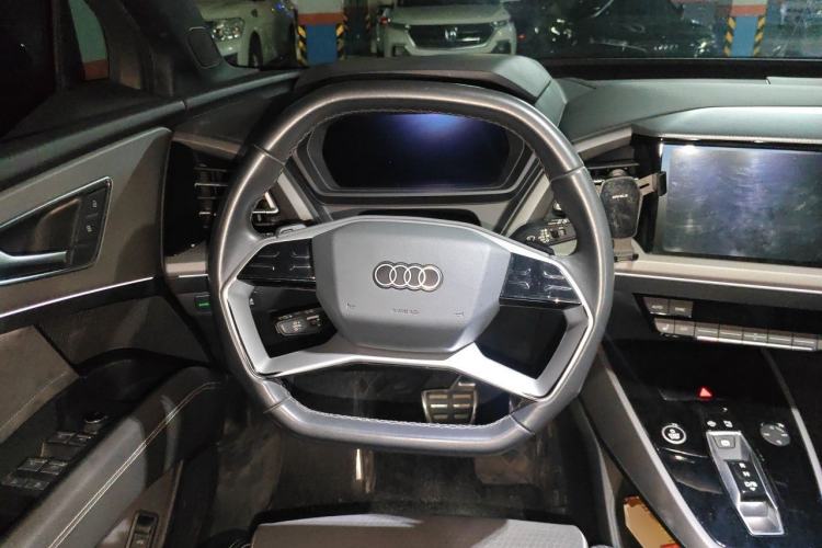 Used Audi Q5 e-tron 2022 40 e-tron Starlight Edition Mech Kit Steering Wheel