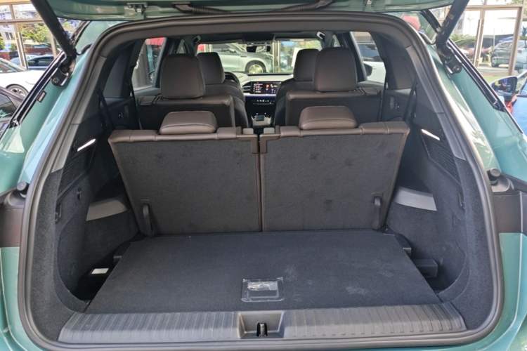 Used Audi Q5 e-tron 2022 40 e-tron Starlight Edition Mech Kit Trunk