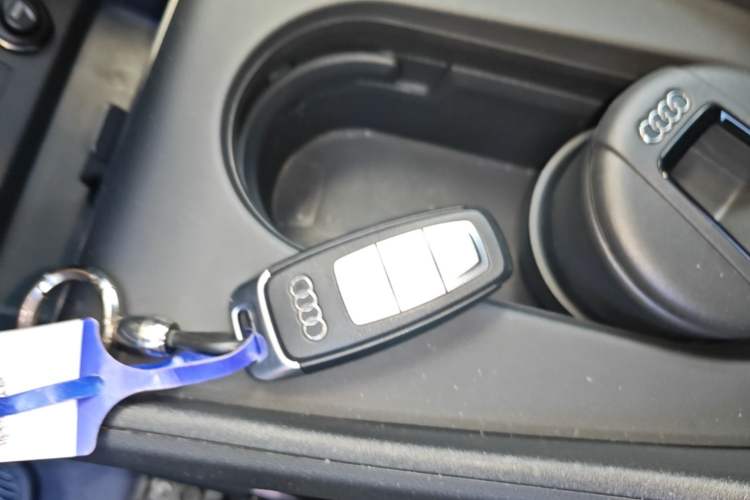 Used Audi Q5 e-tron 2022 40 e-tron Starlight Edition Mech Kit Vehicle Key