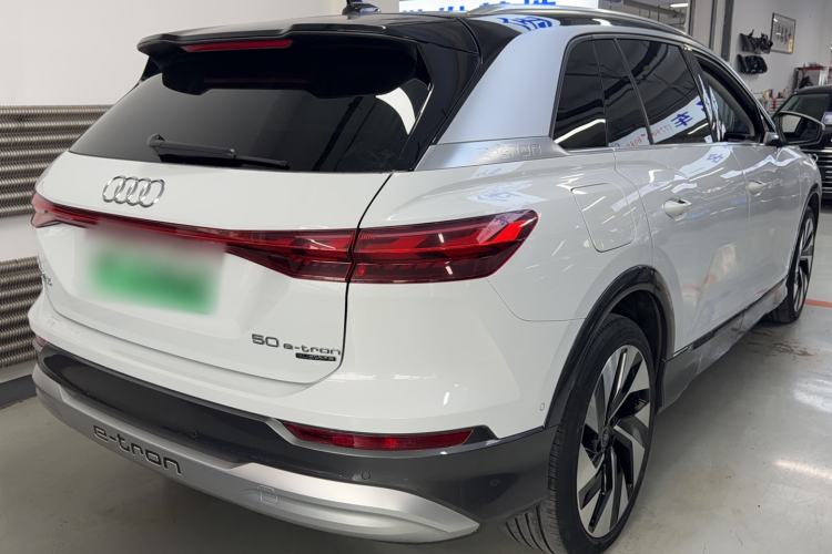 Used Audi Q5 e-tron 2022 50 e-tron quattro Glory Edition Elegant Suit Exterior 5