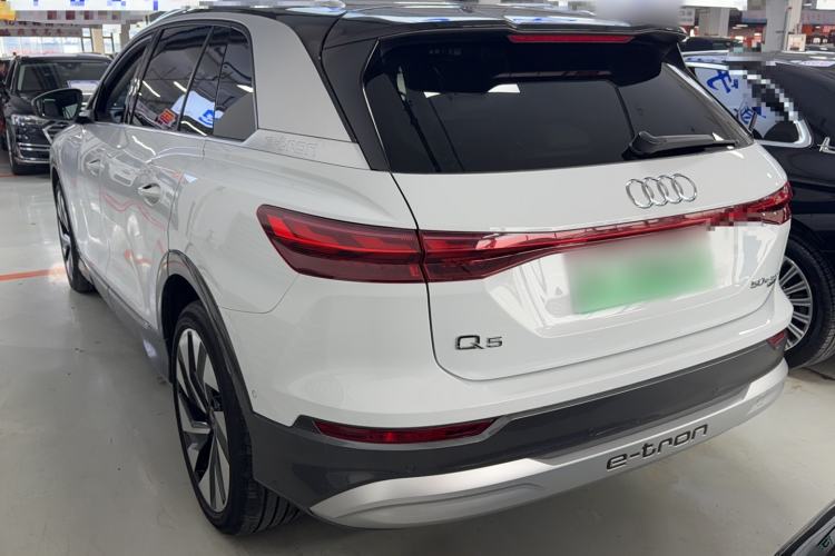 Used Audi Q5 e-tron 2022 50 e-tron quattro Glory Edition Elegant Suit Exterior 6