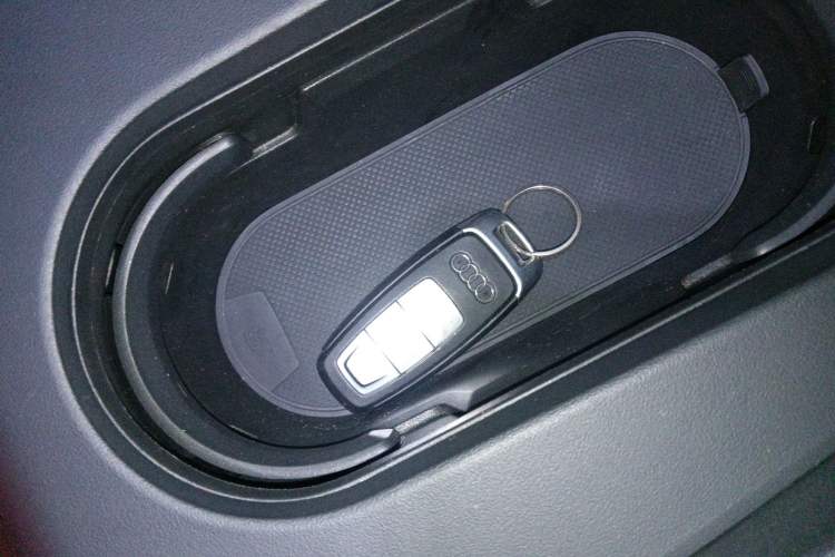 Used Audi Q5 e-tron 2022 50 e-tron quattro Glory Edition Elegant Suit Interior 1