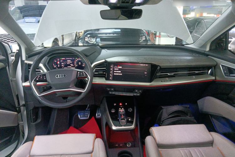 Used Audi Q5 e-tron 2022 50 e-tron quattro Glory Edition Elegant Suit Interior 2