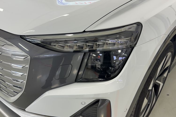 Used Audi Q5 e-tron 2022 50 e-tron quattro Glory Edition Elegant Suit Left Front Headlight