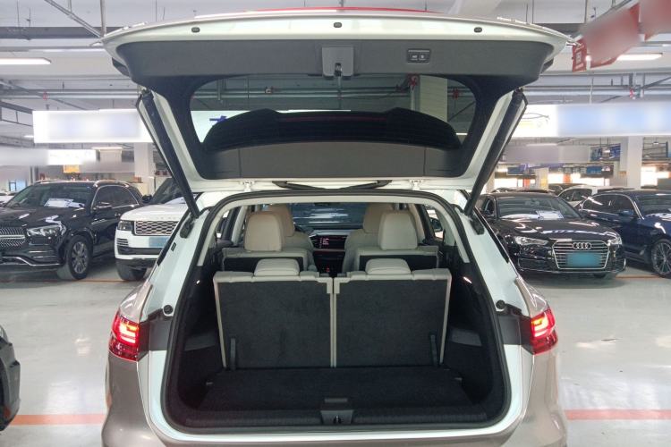 Used Audi Q5 e-tron 2022 50 e-tron quattro Glory Edition Elegant Suit Trunk