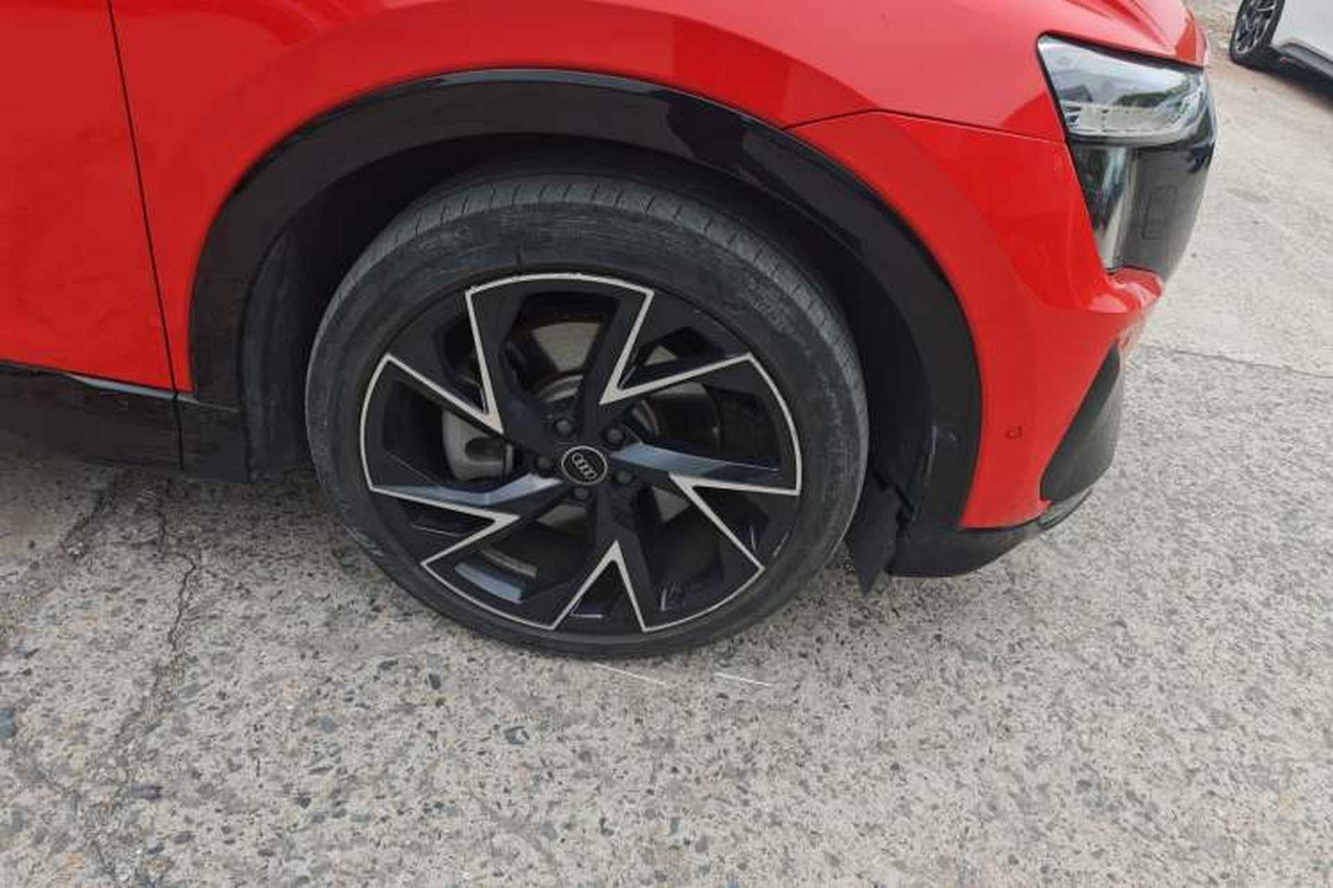 Used Audi Q5 e-tron 2022 50 e-tron quattro Honor Edition Mech Suit Right Front Wheel Hub