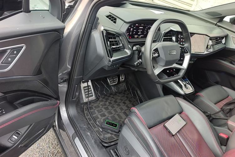 Used Audi Q5 e-tron 2022 40 e-tron Starlight Edition Mech Kit Driver Seat