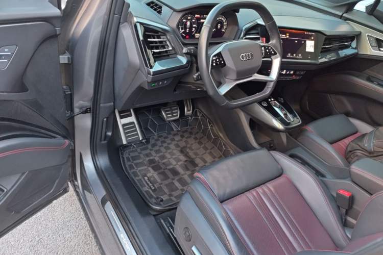 Used Audi Q5 e-tron 2022 40 e-tron Starry Edition Mechanical Suit Sun-Chasing Version Driver Seat