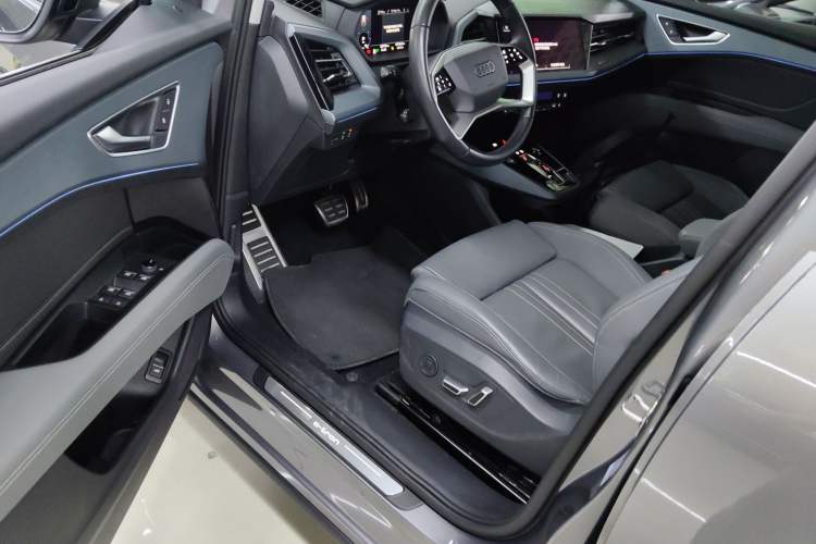 Used Audi Q5 e-tron 2022 40 e-tron Starry Edition Luxury Package Driver Seat