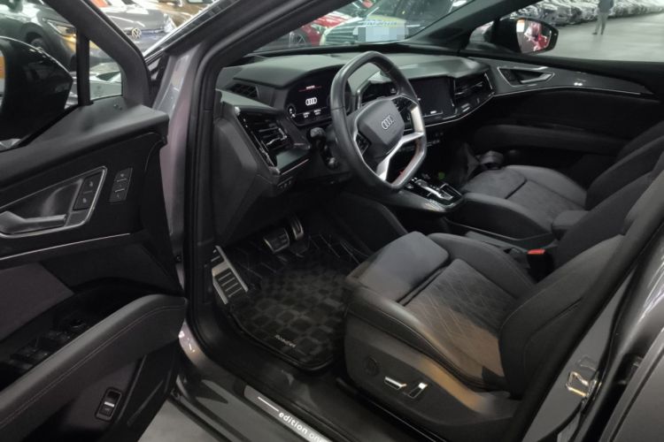 Used Audi Q5 e-tron 2022 50 e-tron quattro edition one Artistic Collection Edition Driver Seat