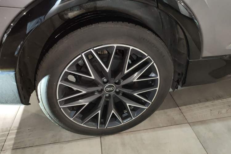 Used Audi Q5 e-tron 2022 40 e-tron Starlight Edition Mech Kit Exterior 8