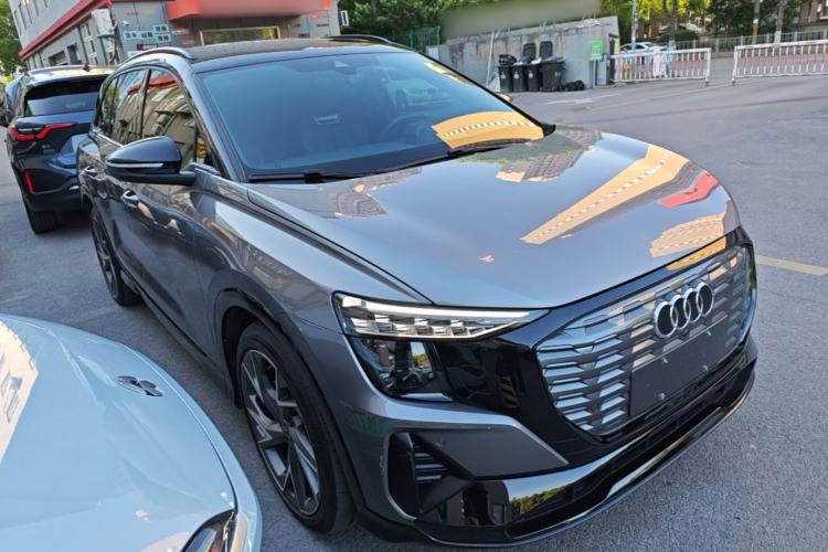 Used Audi Q5 e-tron 2022 40 e-tron Starry Edition Mechanical Suit Sun-Chasing Version Front Right 45 Deg