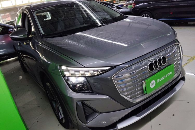 Used Audi Q5 e-tron 2022 40 e-tron Starry Edition Luxury Package Front Right 45 Deg