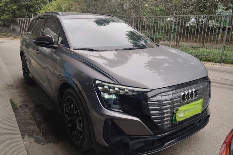 Used Audi Q5 e-tron 2022 40 e-tron Starlight Edition Mech Kit Front Right 45 Deg