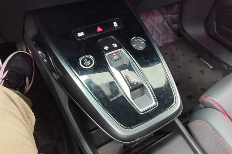 Used Audi Q5 e-tron 2022 40 e-tron Starlight Edition Mech Kit Gear Lever