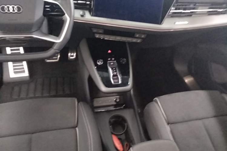 Used Audi Q5 e-tron 2022 40 e-tron Starry Edition Mechanical Suit Sun-Chasing Version Gear Lever