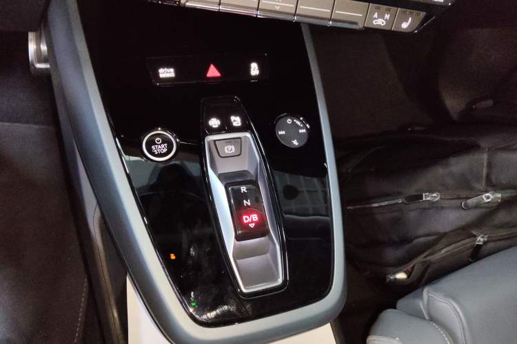 Used Audi Q5 e-tron 2022 40 e-tron Starry Edition Luxury Package Gear Lever