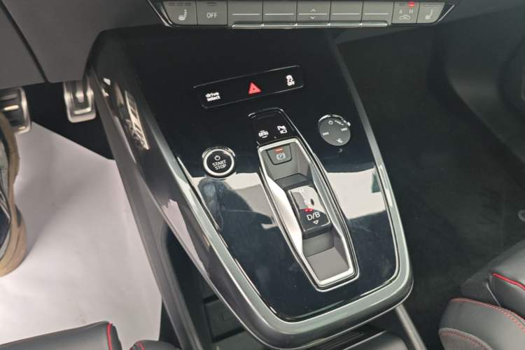 Used Audi Q5 e-tron 2022 40 e-tron Starlight Edition Mech Kit Gear Lever