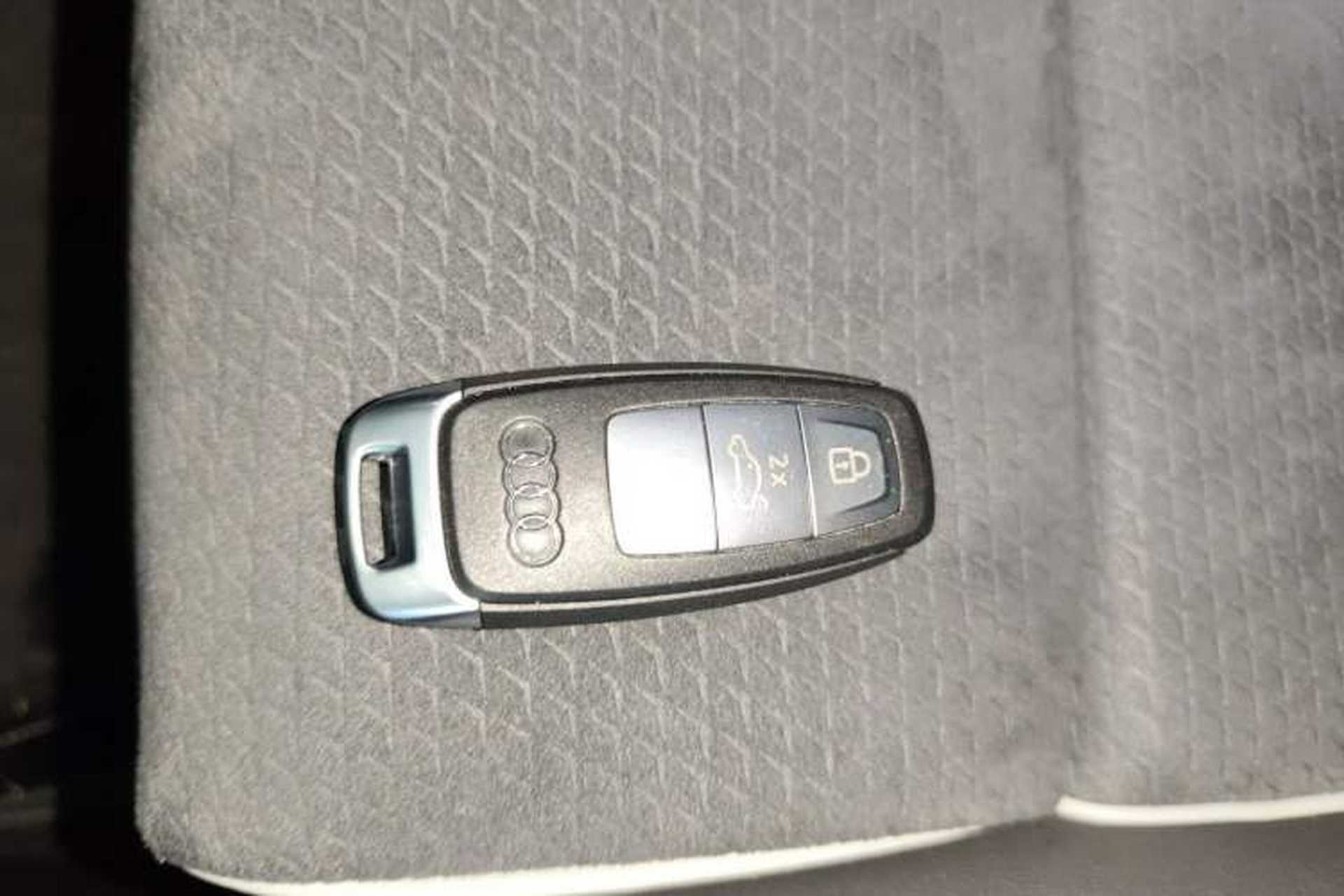 Used Audi Q5 e-tron 2022 40 e-tron Starlight Edition Mech Kit Interior 1