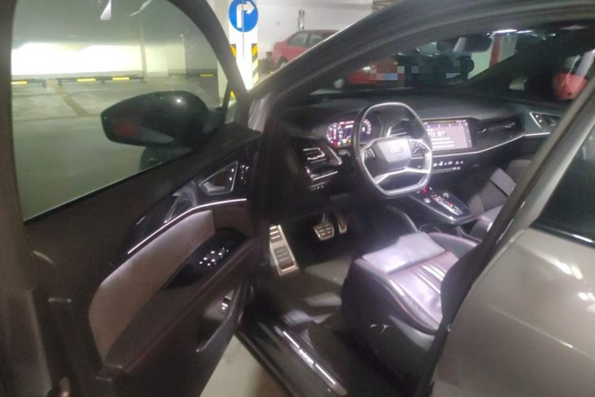 Used Audi Q5 e-tron 2022 40 e-tron Starlight Edition Mech Kit Interior 3