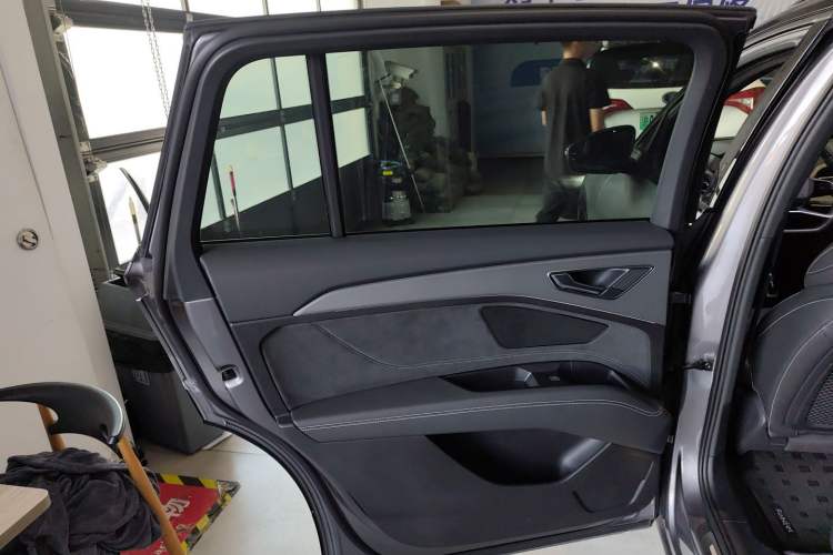 Used Audi Q5 e-tron 2022 40 e-tron Starlight Edition Mech Kit Interior 8
