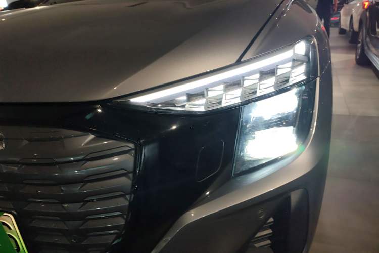 Used Audi Q5 e-tron 2022 40 e-tron Starlight Edition Mech Kit Left Front Headlight