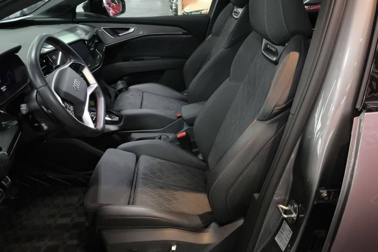 Used Audi Q5 e-tron 2022 50 e-tron quattro edition one Artistic Collection Edition Left Front Seat