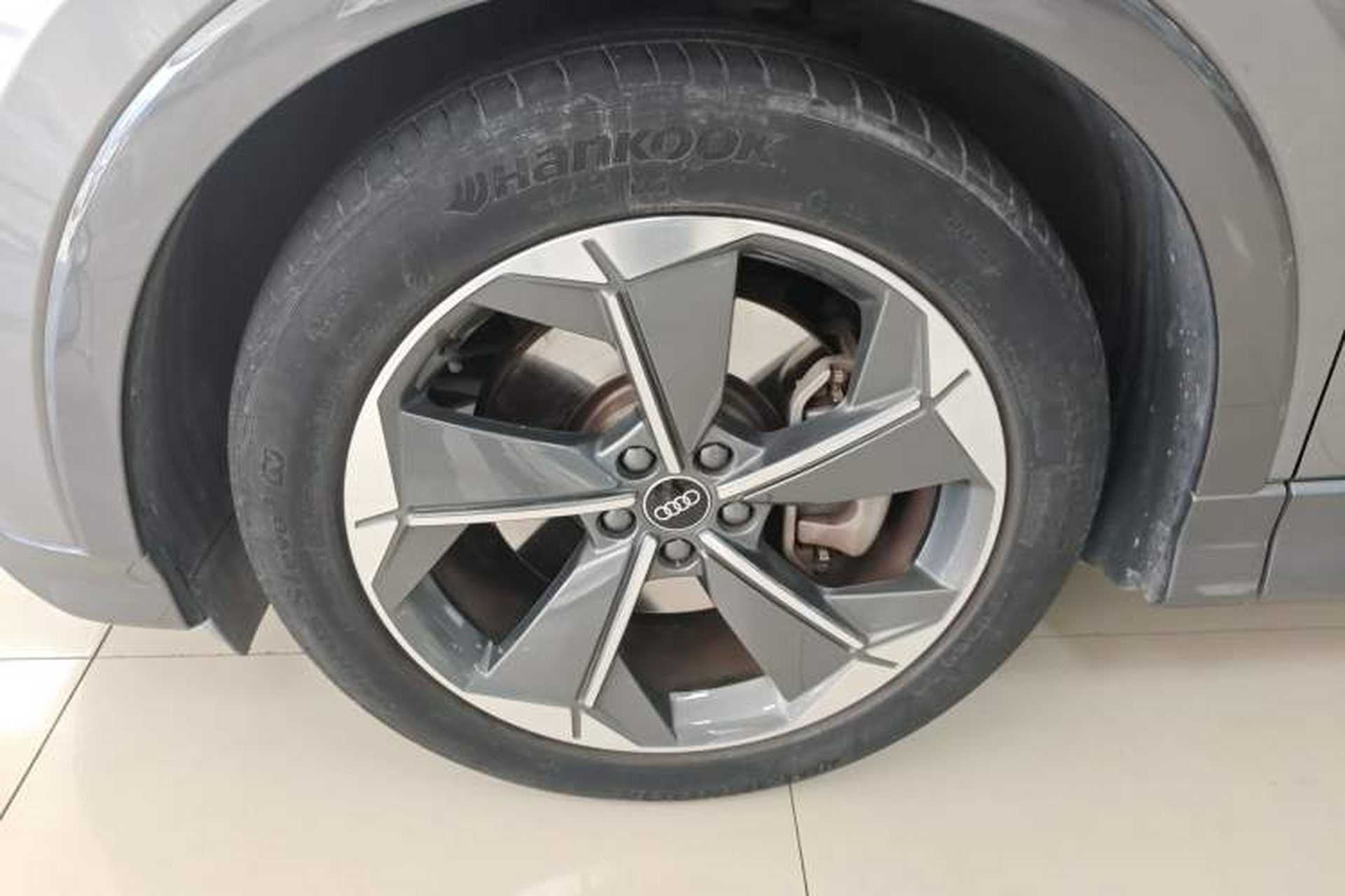 Used Audi Q5 e-tron 2022 40 e-tron Starry Edition Luxury Package Left Front Wheel Hub