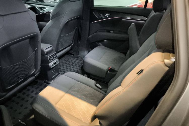 Used Audi Q5 e-tron 2022 50 e-tron quattro edition one Artistic Collection Edition Left Rear Seat