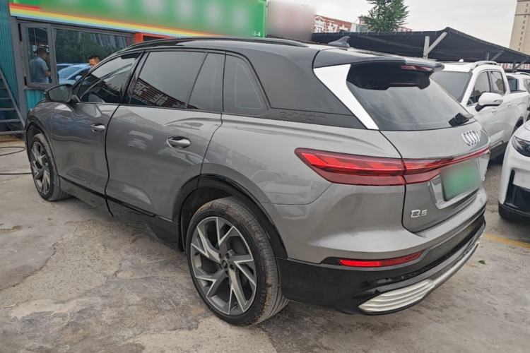 Used Audi Q5 e-tron 2022 40 e-tron Starlight Edition Mech Kit Rear Left 45 Deg