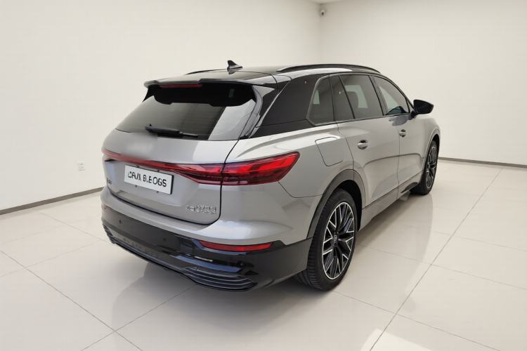 Used Audi Q5 e-tron 2022 40 e-tron Starlight Edition Mech Kit Rear Right 45 Deg
