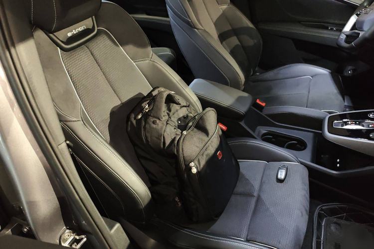 Used Audi Q5 e-tron 2022 40 e-tron Starlight Edition Mech Kit Right Front Seat
