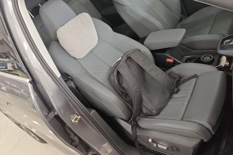Used Audi Q5 e-tron 2022 40 e-tron Starry Edition Luxury Package Right Front Seat