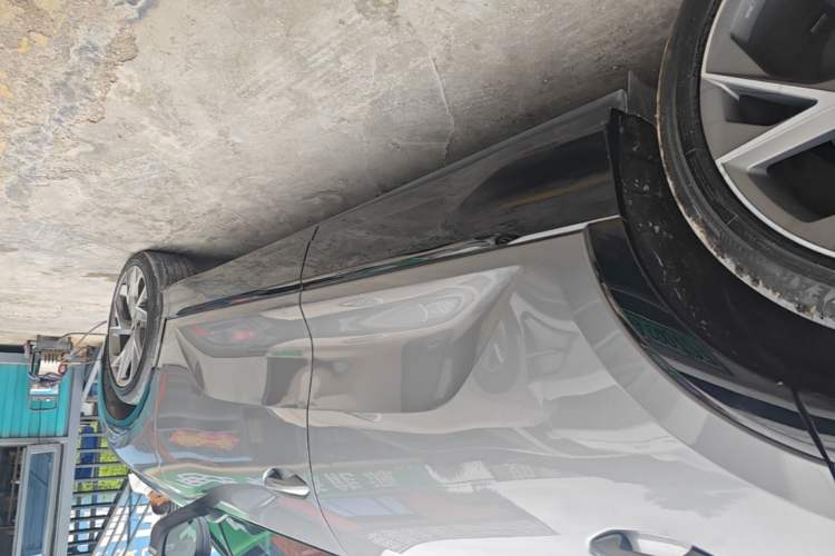 Used Audi Q5 e-tron 2022 40 e-tron Starlight Edition Mech Kit Right Side Sill