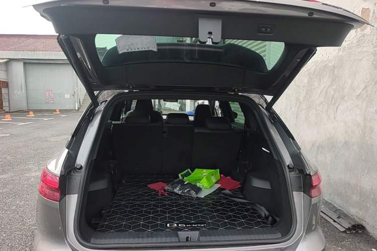 Used Audi Q5 e-tron 2022 40 e-tron Starlight Edition Mech Kit Trunk