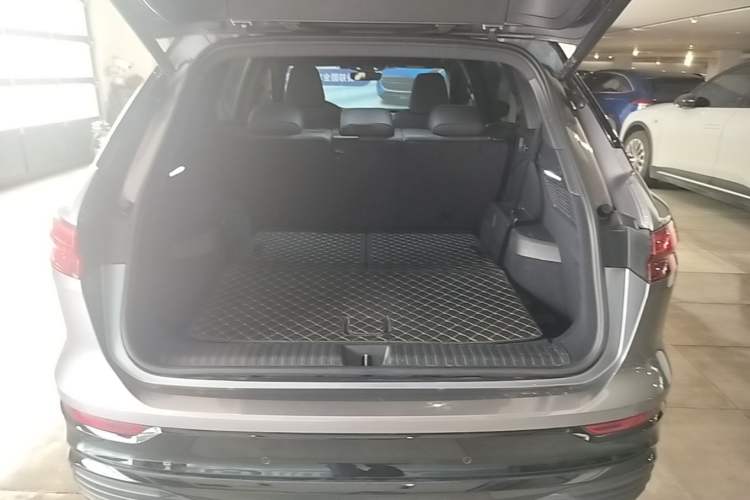 Used Audi Q5 e-tron 2022 40 e-tron Starlight Edition Mech Kit Trunk