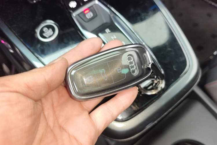 Used Audi Q5 e-tron 2022 40 e-tron Starlight Edition Mech Kit Vehicle Key