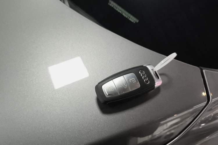 Used Audi Q5 e-tron 2022 50 e-tron quattro edition one Artistic Collection Edition Vehicle Key