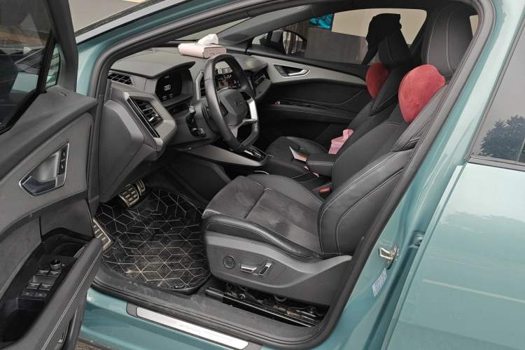 Used Audi Q5 e-tron 2022 40 e-tron Starlight Edition Mech Kit Driver Seat