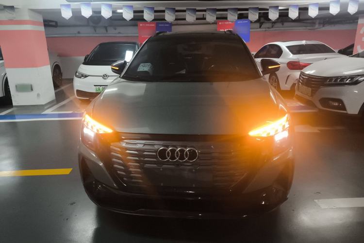 Used Audi Q5 e-tron 2022 40 e-tron Starlight Edition Mech Kit Front