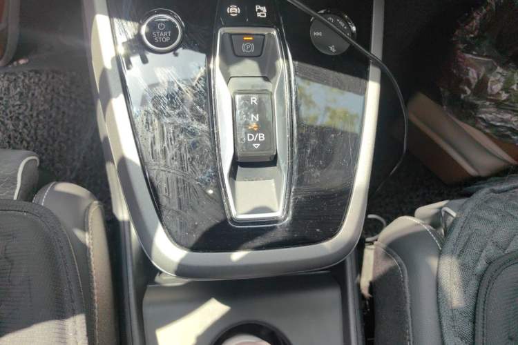 Used Audi Q5 e-tron 2022 40 e-tron Starlight Edition Mech Kit Gear Lever
