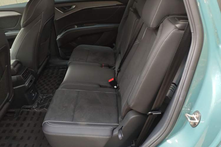 Used Audi Q5 e-tron 2022 40 e-tron Starlight Edition Mech Kit Interior 4